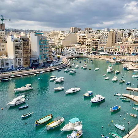 Stunning St Julians Seaview Duplex On Spinola Bay *