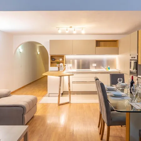 Stunning St Julians Seaview Duplex On Spinola Bay