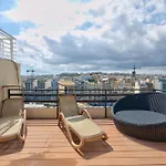 Stunning St Julians Seaview Duplex On Spinola Bay Apartamento