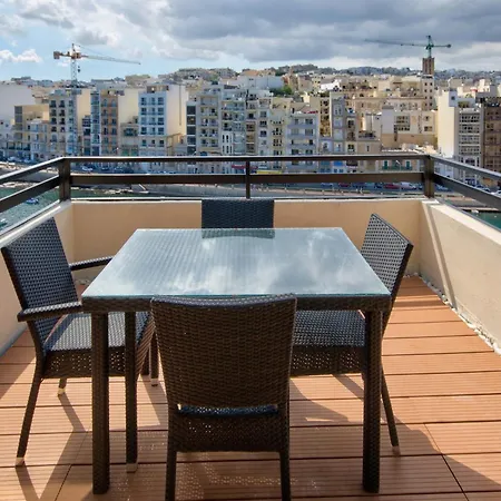 Stunning St Julians Seaview Duplex On Spinola Bay Lejlighed *