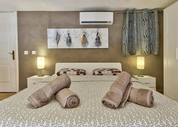 Stunning St Julians Seaview Duplex On Spinola Bay *