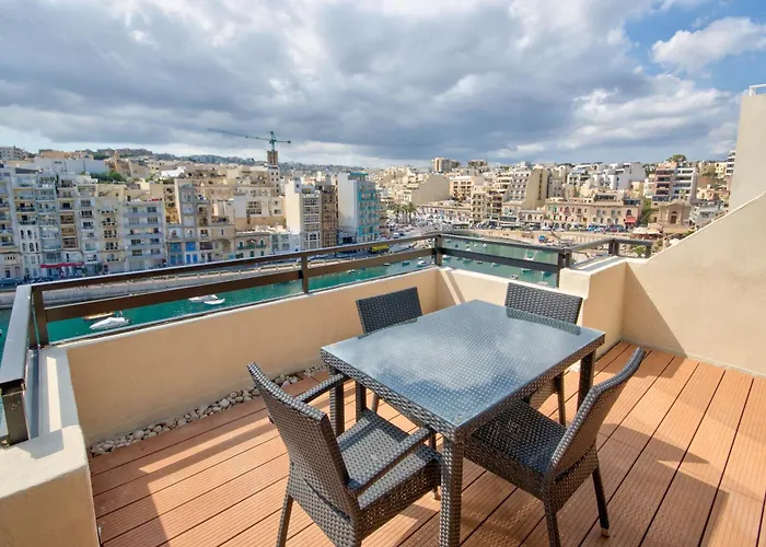 Stunning St Julians Seaview Duplex On Spinola Bay
