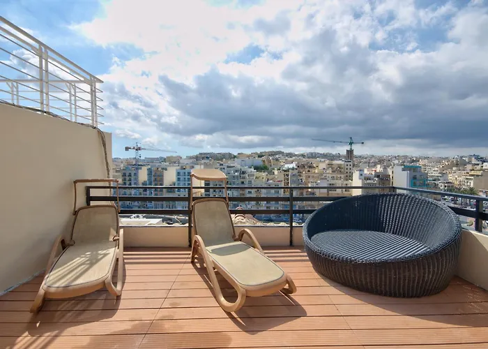 Stunning St Julians Seaview Duplex On Spinola Bay شقة