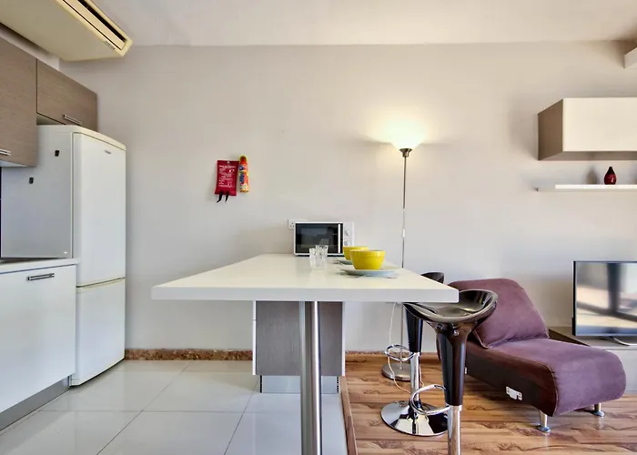 Stunning St Julians Seaview Duplex On Spinola Bay