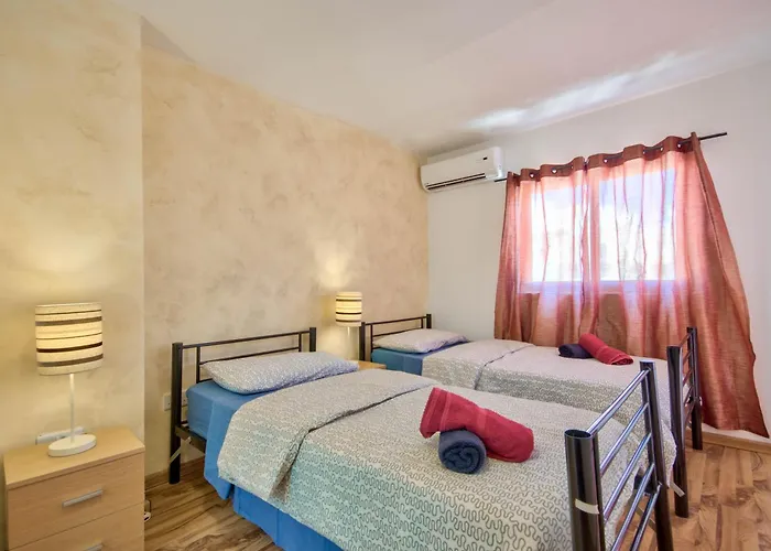 Stunning St Julians Seaview Duplex On Spinola Bay شقة سانت جوليان