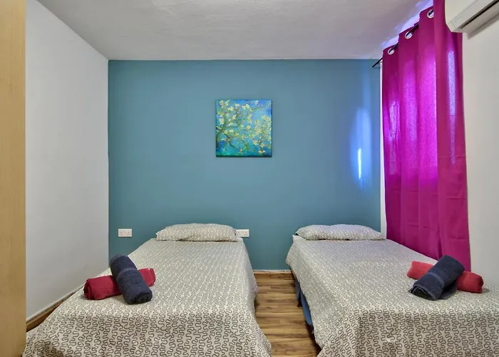 Stunning St Julians Seaview Duplex On Spinola Bay شقة