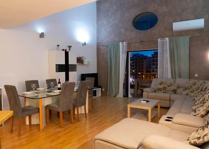 Stunning St Julians Seaview Duplex On Spinola Bay سانت جوليان